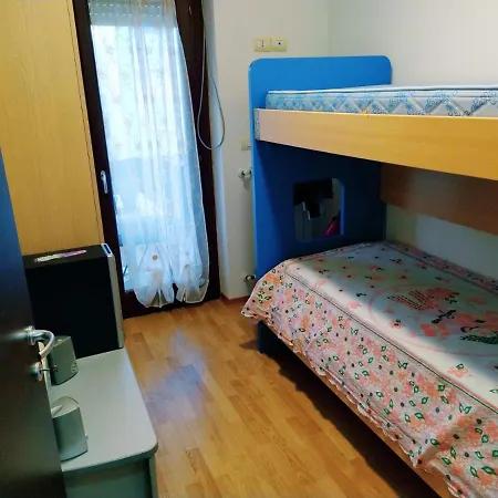 Cona A Mare First Floor דירה *